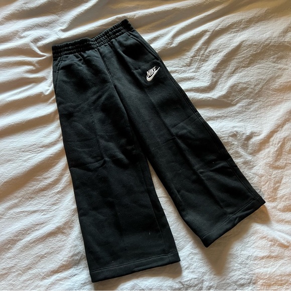 Nike Sportswear Club Fleece Wide Leg Sweatpants - Picture 1 of 7